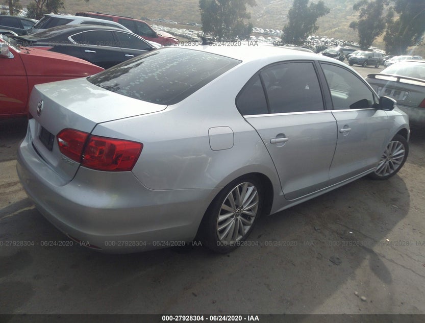 3VWLP7AJ2CM360863