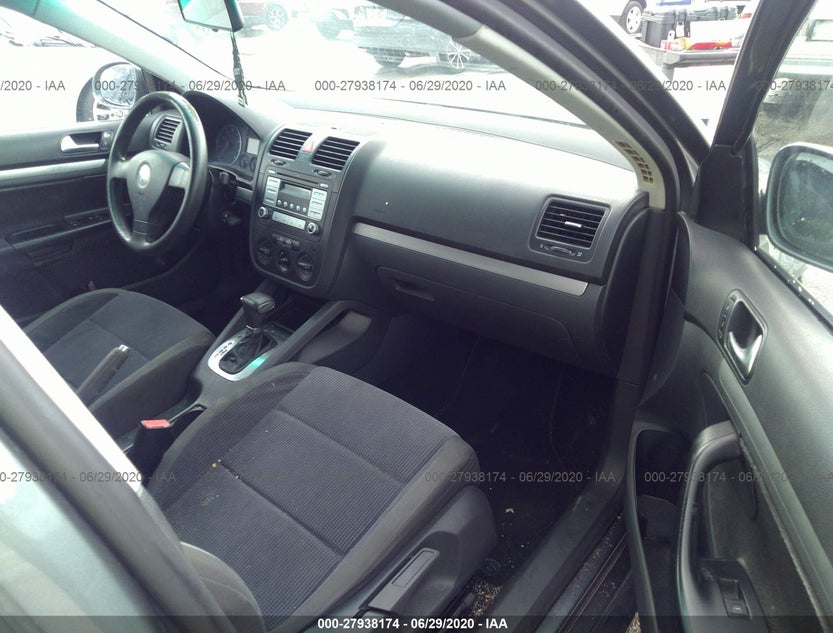 3VWPF71KX7M027135