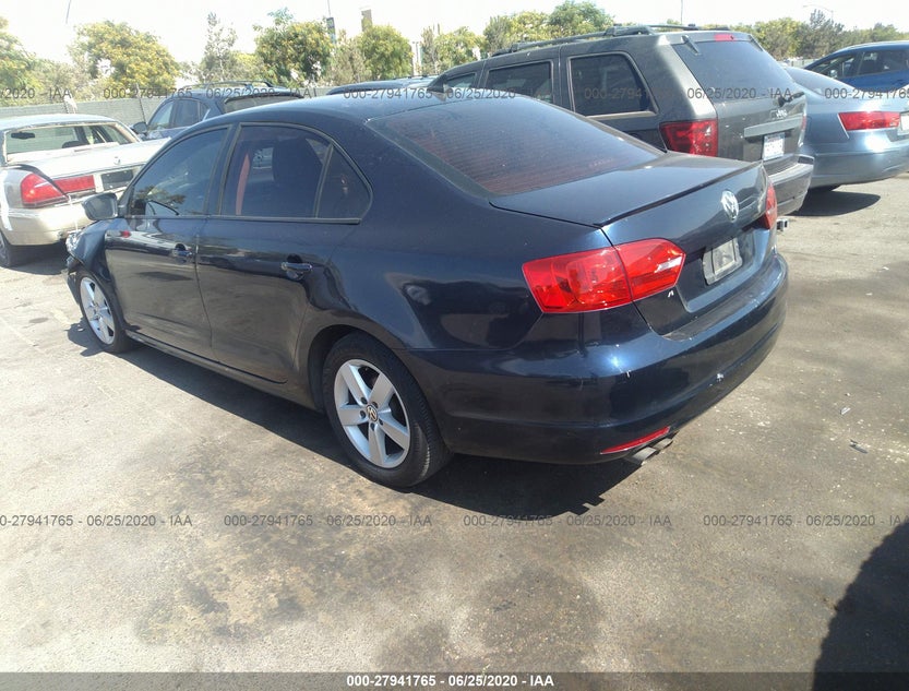 3VW2K7AJXCM395273