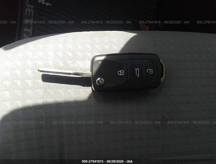 3VW2B7AJ4JM206324
