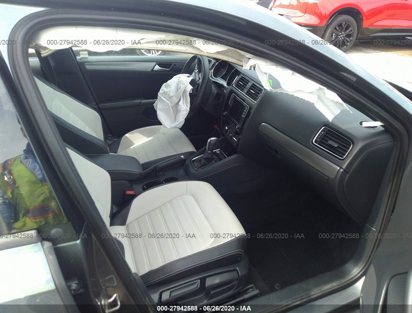 3VWD17AJ5GM303519