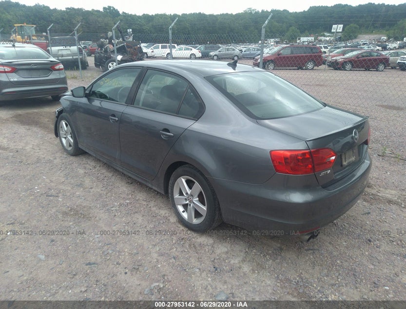 3VW3L7AJ3BM132705