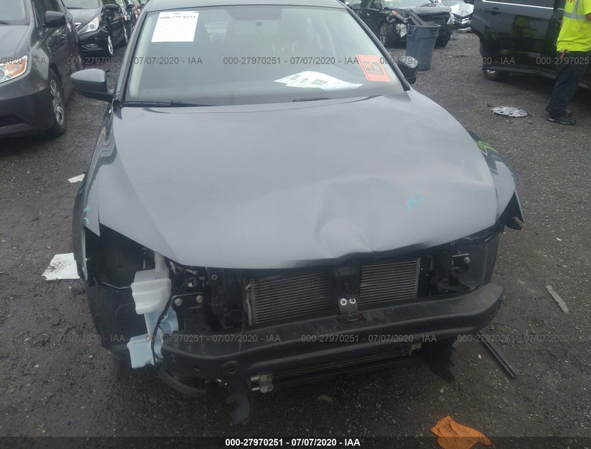 3VW2B7AJ9HM352471