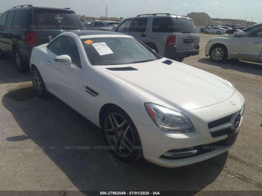 VIN WDDPK3JA0GF115289 2016 Mercedes-Benz SLK-Class,... no.1