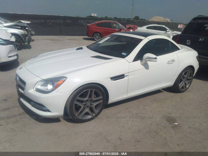 VIN WDDPK3JA0GF115289 2016 Mercedes-Benz SLK-Class,... no.2