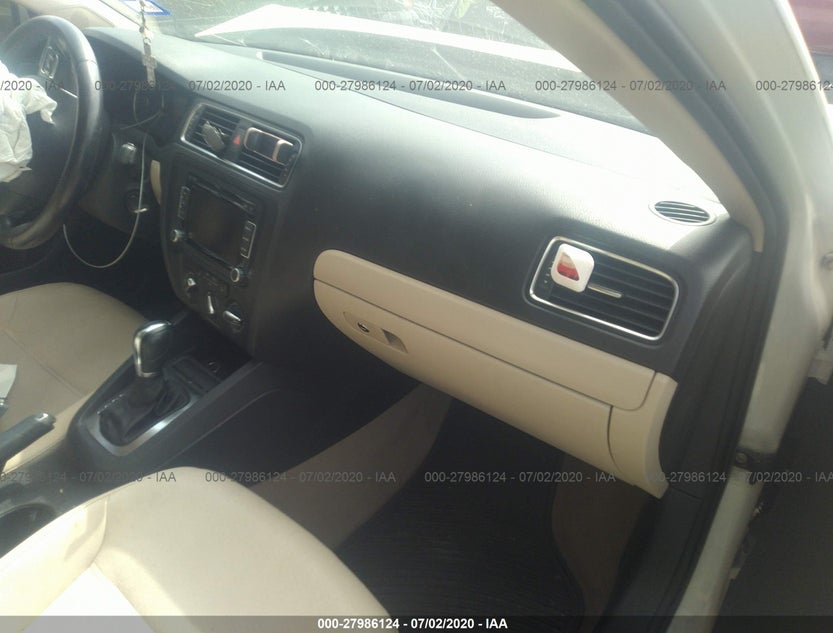 3VWDX7AJ9CM334636