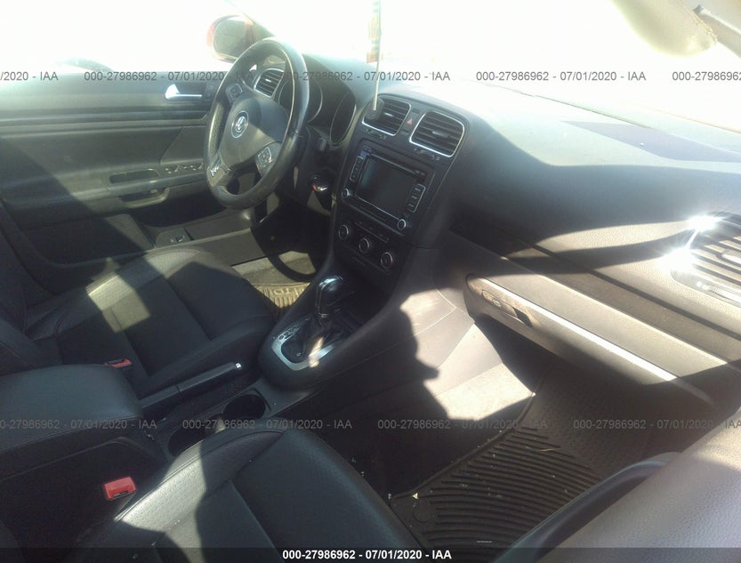 3VWPL7AJ8DM640785