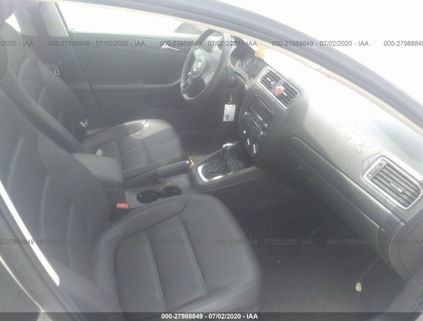 3VWDX7AJ9CM300292