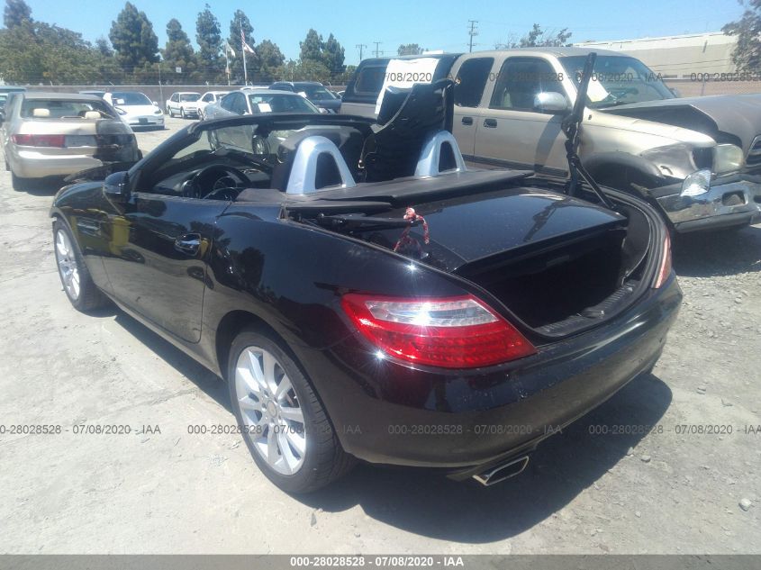 VIN WDDPK3JA2GF123765 2016 Mercedes-Benz SLK-Class,... no.3