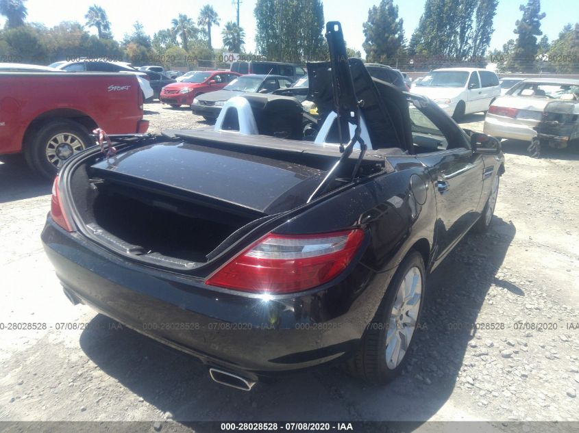 VIN WDDPK3JA2GF123765 2016 Mercedes-Benz SLK-Class,... no.4