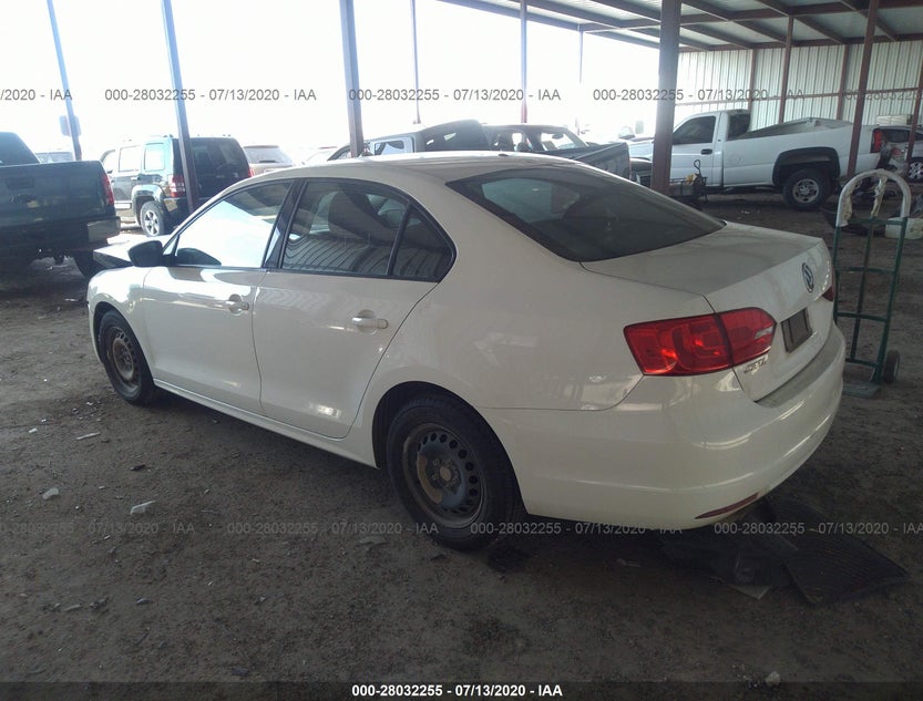3VW2K7AJ9CM380392