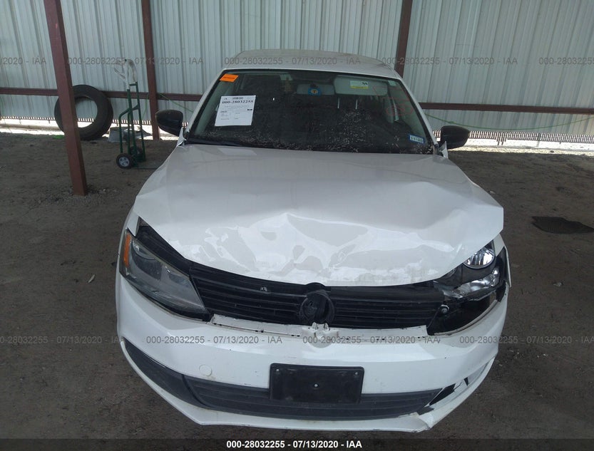 3VW2K7AJ9CM380392