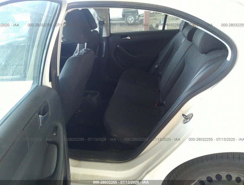 3VW2K7AJ9CM380392