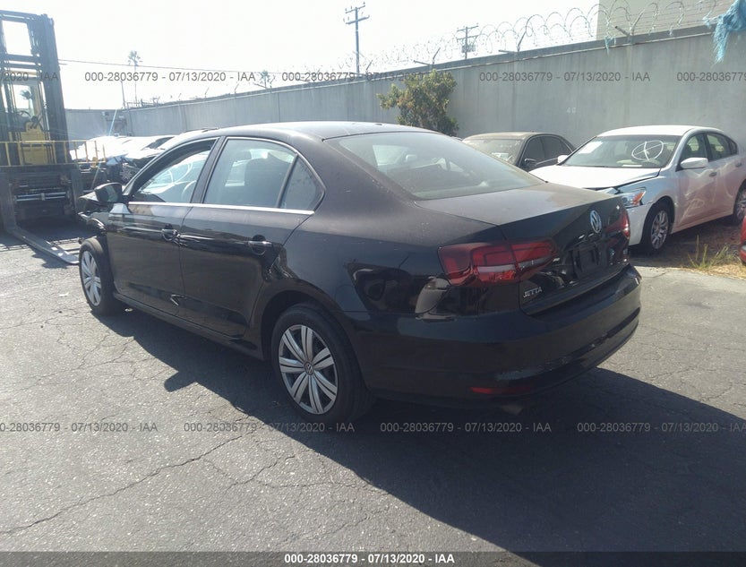 3VW2B7AJ8HM384523