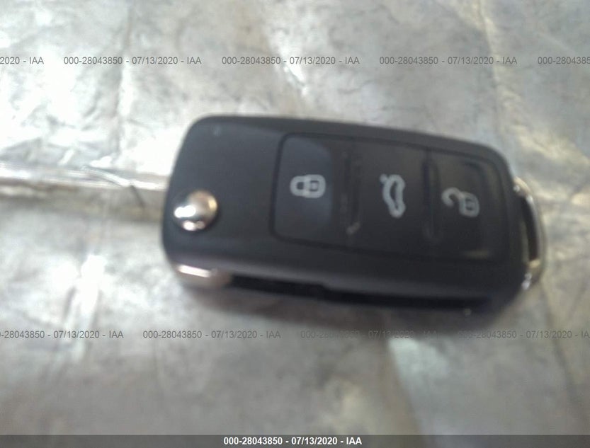 1VWLA7A36KC001910