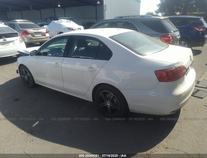 3VWDX7AJ5BM371746