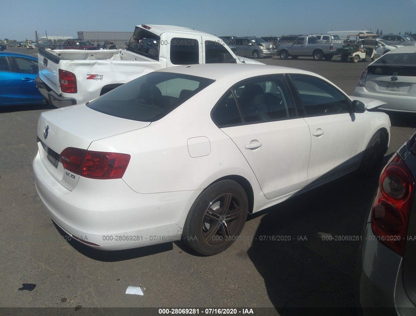 3VWDX7AJ5BM371746
