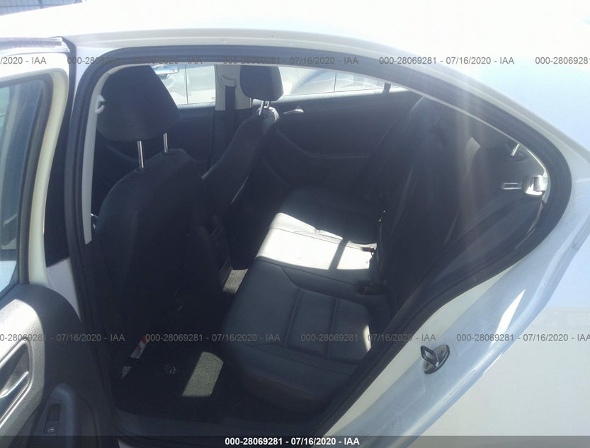 3VWDX7AJ5BM371746