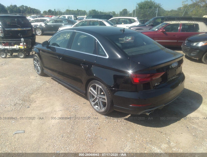 WAUJEGFF1K1017605