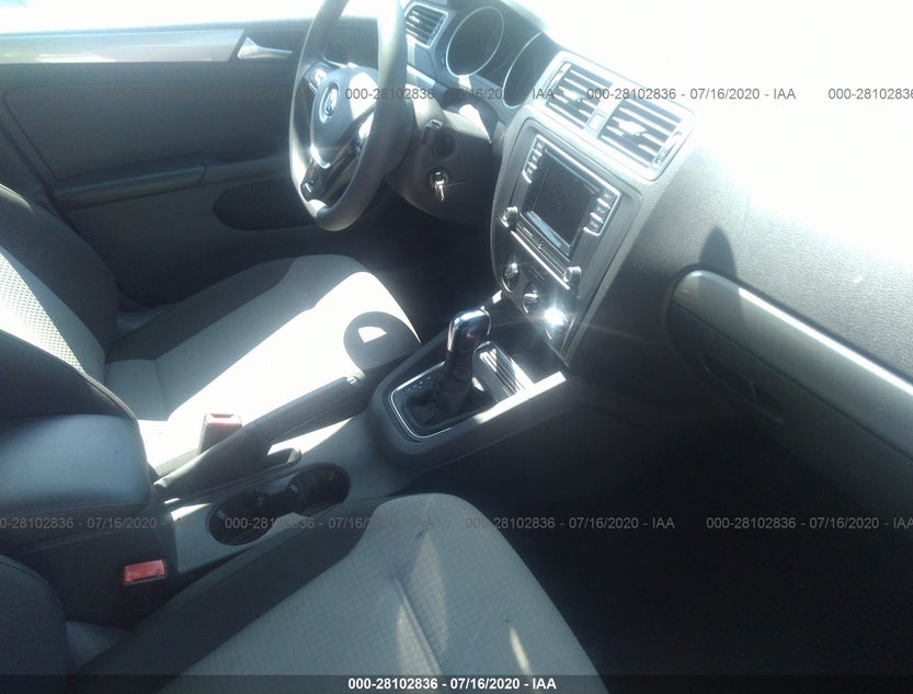 3VW2B7AJ3HM274110