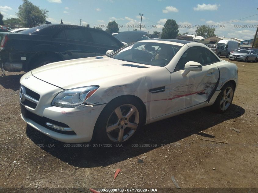 VIN WDDPK4HA2DF049853 2013 Mercedes-Benz SLK-Class,... no.2