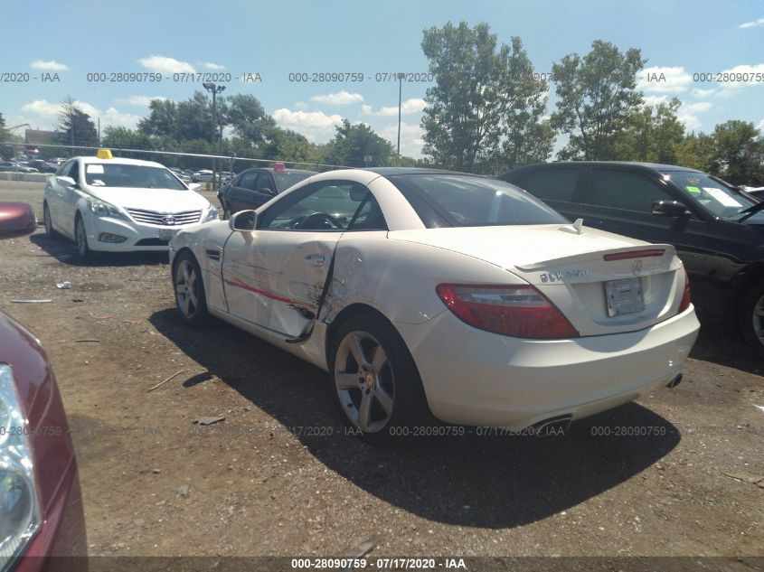 VIN WDDPK4HA2DF049853 2013 Mercedes-Benz SLK-Class,... no.3