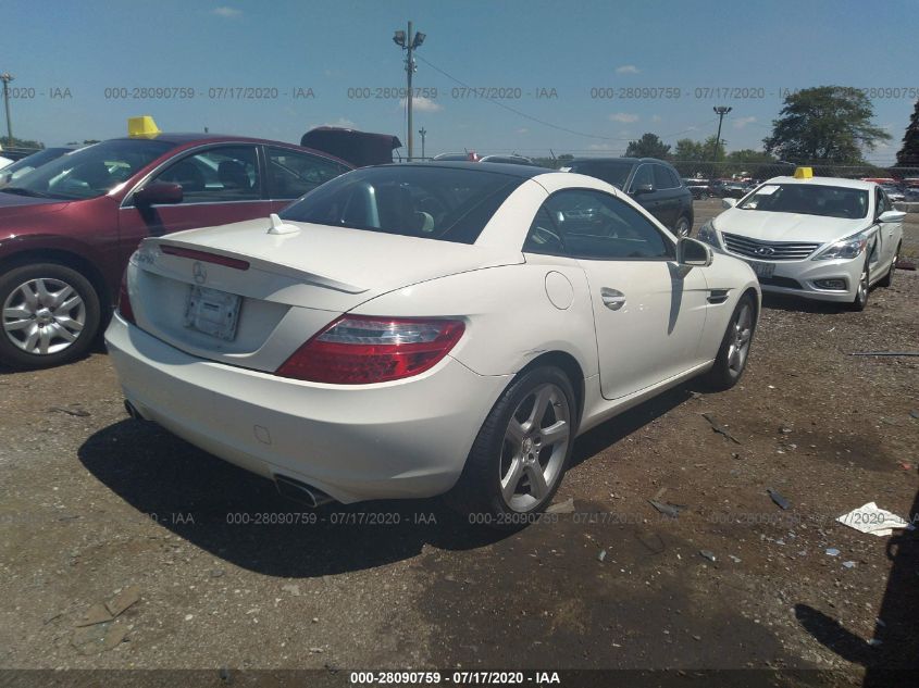 VIN WDDPK4HA2DF049853 2013 Mercedes-Benz SLK-Class,... no.4