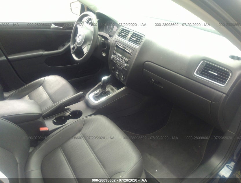 3VWD17AJ2EM443606
