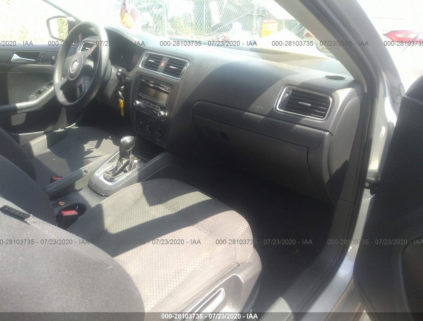 3VW2K7AJ8DM411908