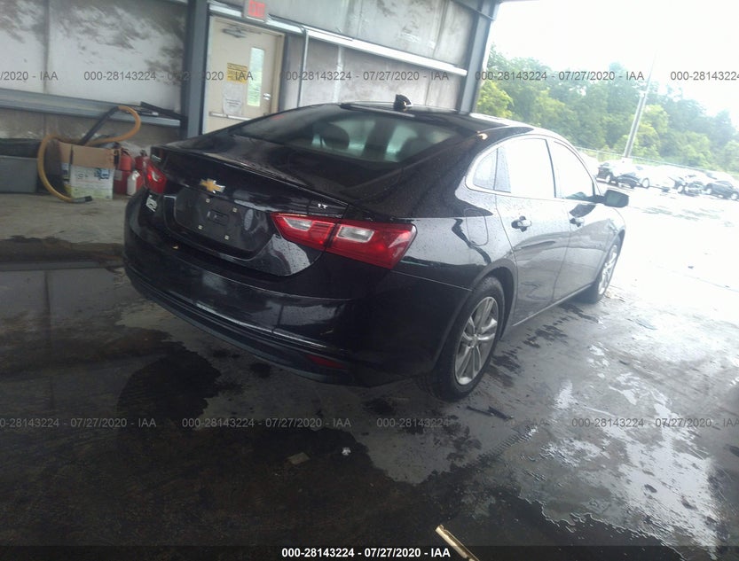 1G1ZD5ST4JF121685