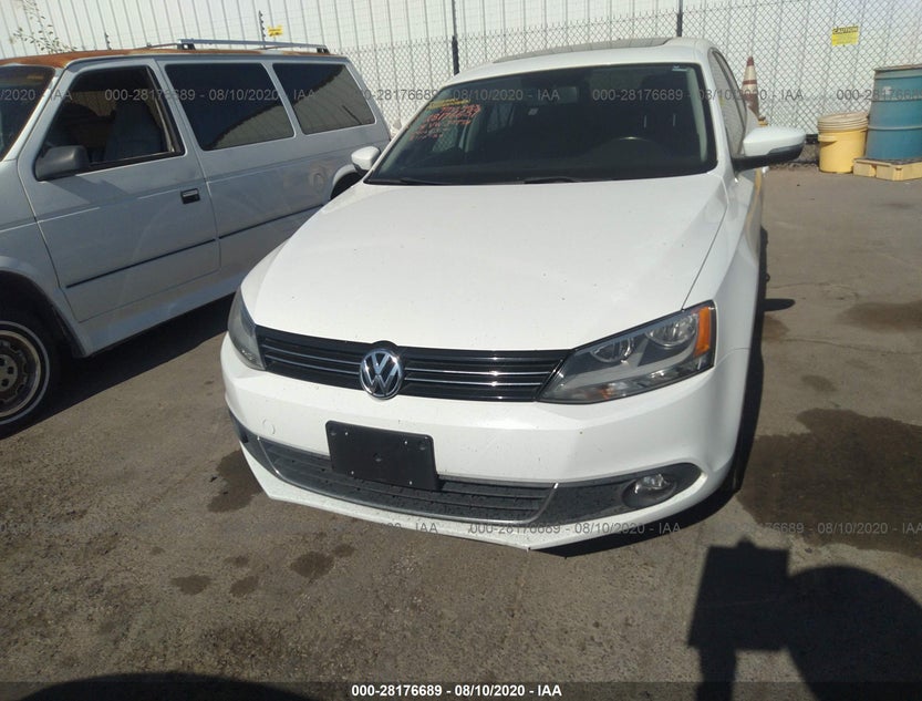 3VWL17AJ8EM410640