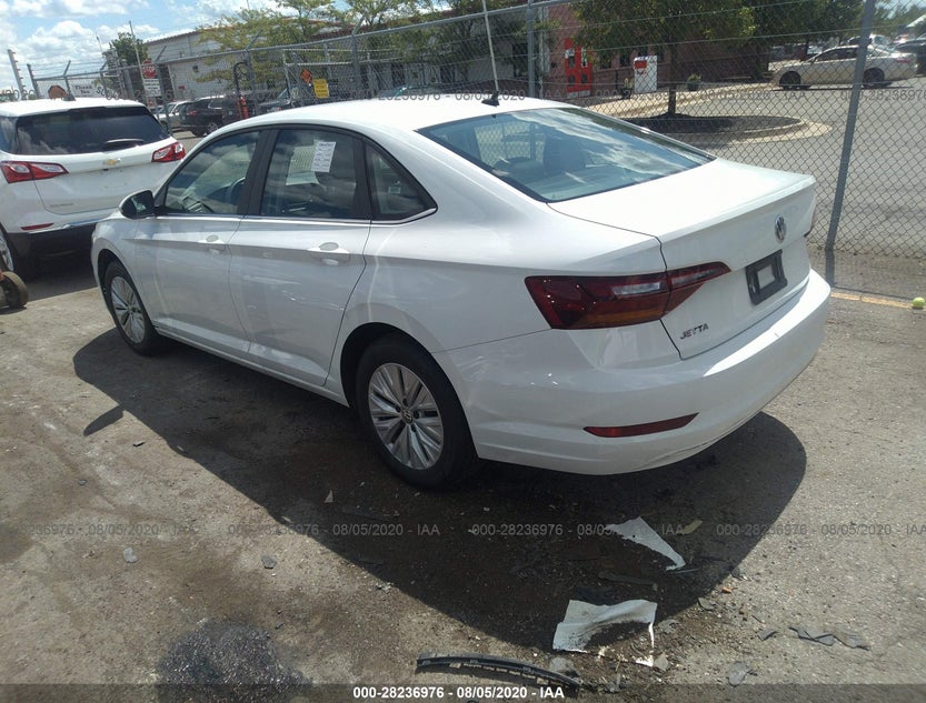 3VWCB7BUXKM130008