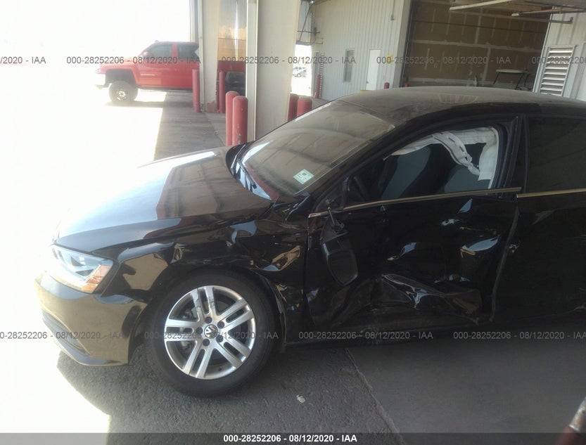 3VW2B7AJ8HM247887