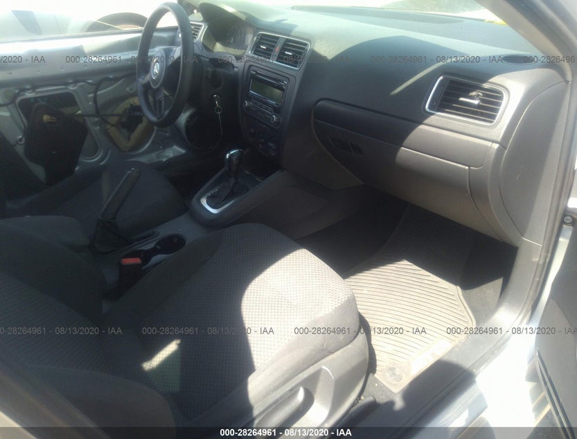 3VW2K7AJ8CM406335
