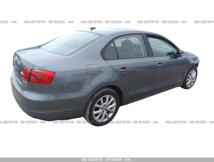 3VWDP7AJ8CM401498