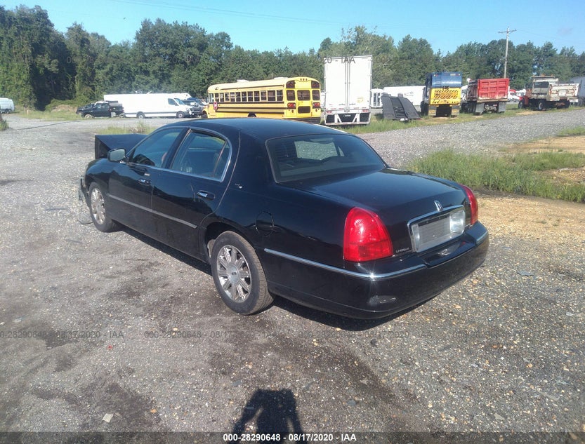 2LNHM82V79X611751