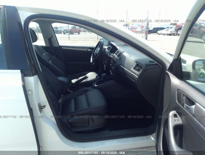 3VWLL7AJ5EM309906