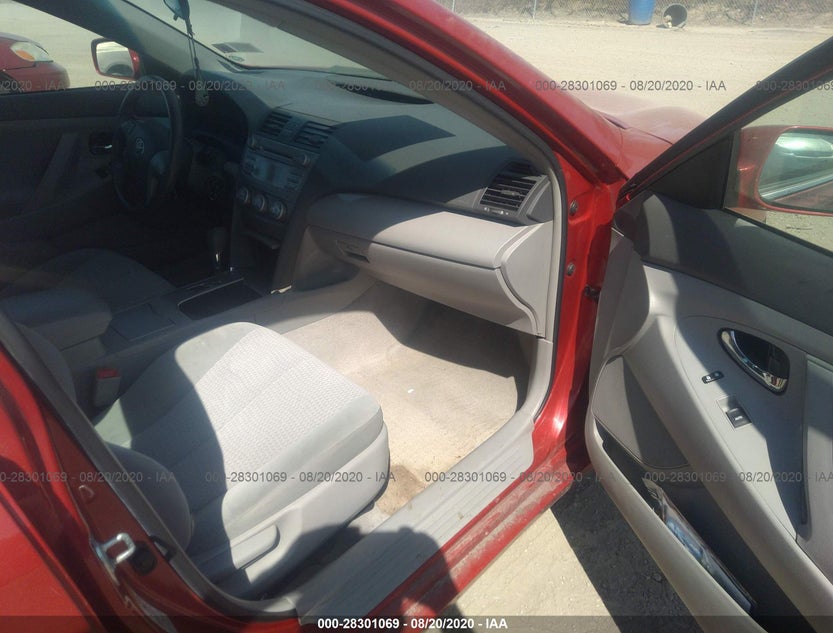 4T1BF3EK8BU152005