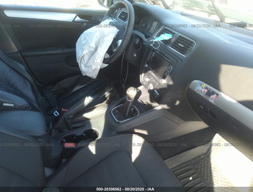 3VW567AJ0CM450671