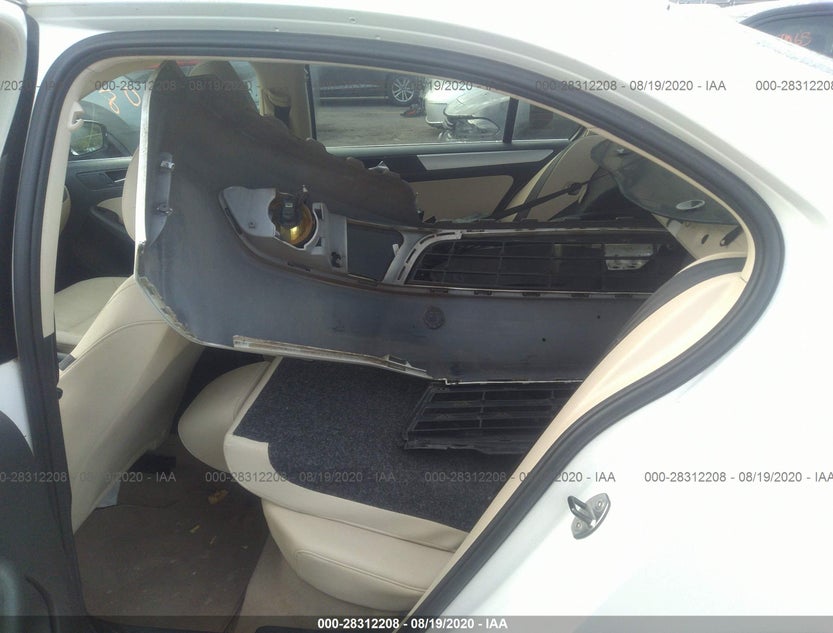 3VWLL7AJ2CM361782