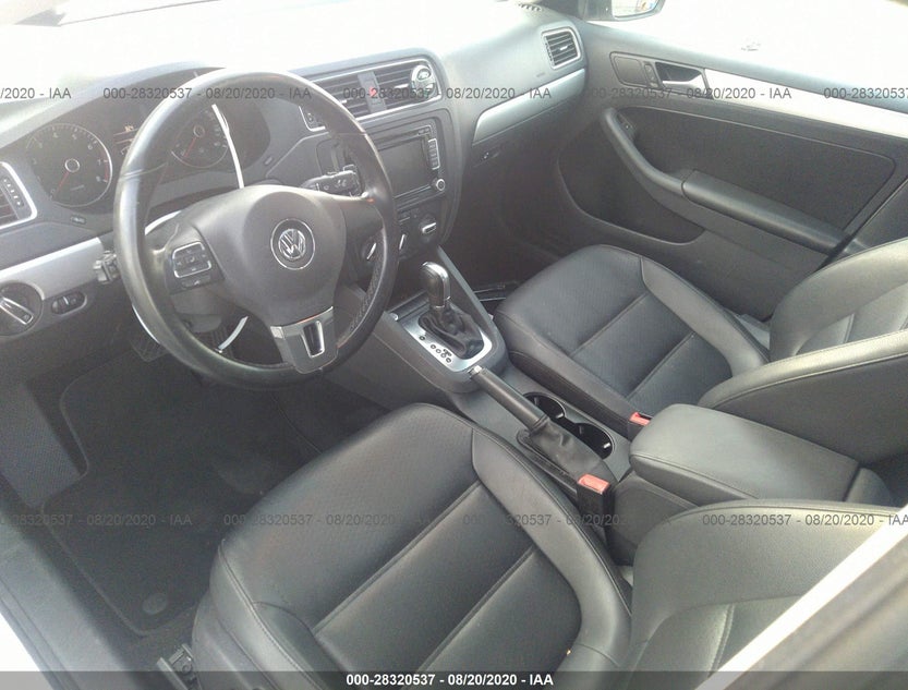 3VWD17AJ5EM383708