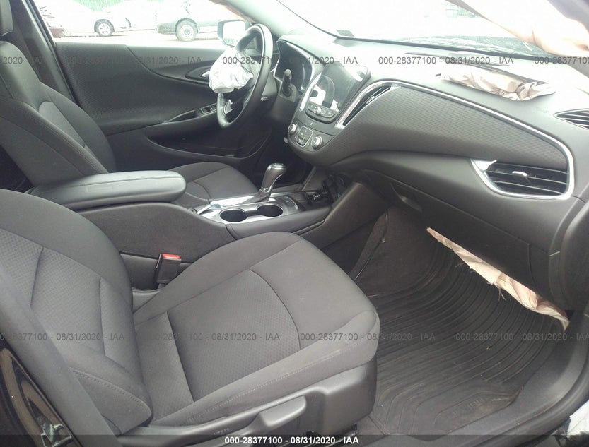 1G1ZD5ST2JF135052