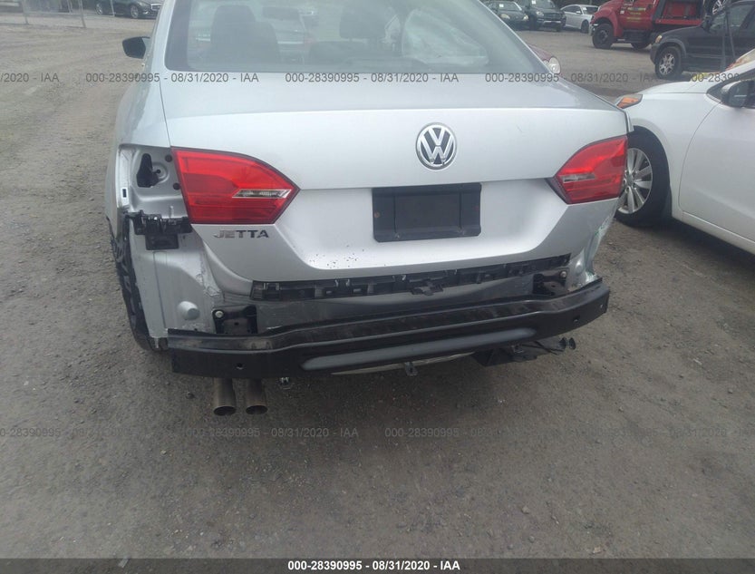 3VW2K7AJ5BM021555