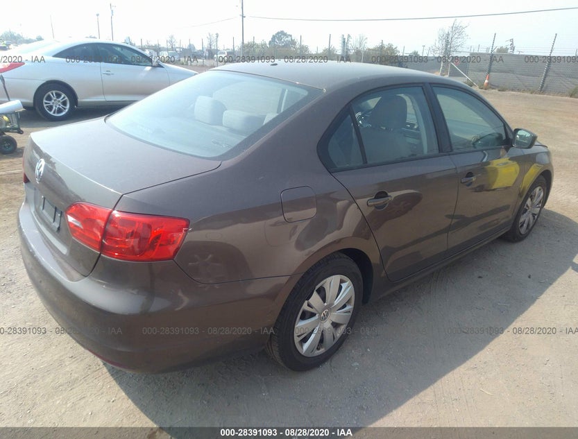 3VW2K7AJ4CM402332