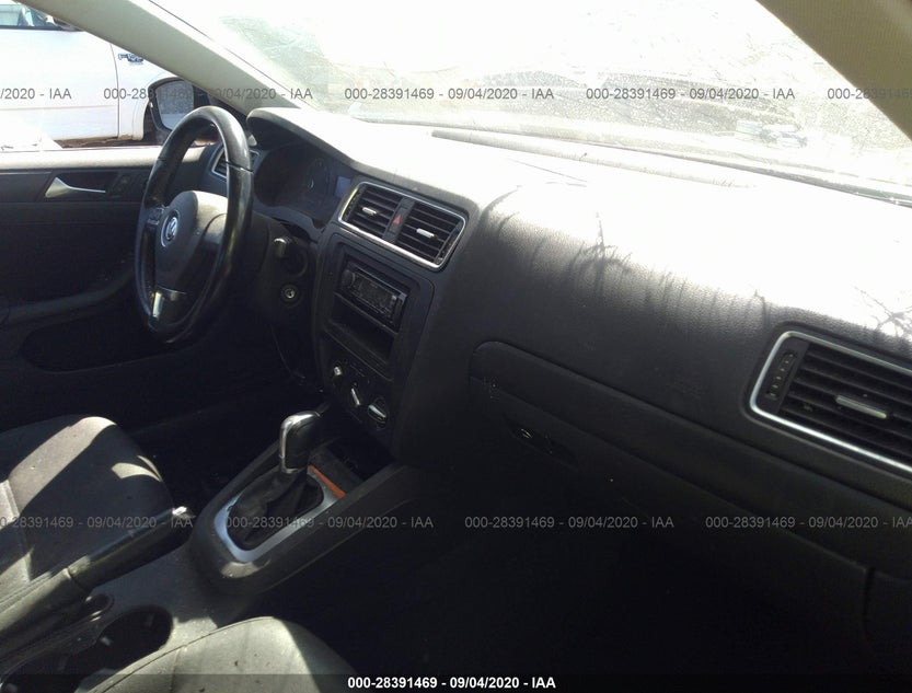 3VWDX7AJXBM009508