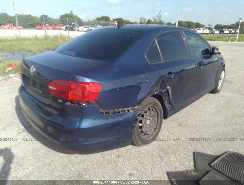 3VWD17AJ5EM302156