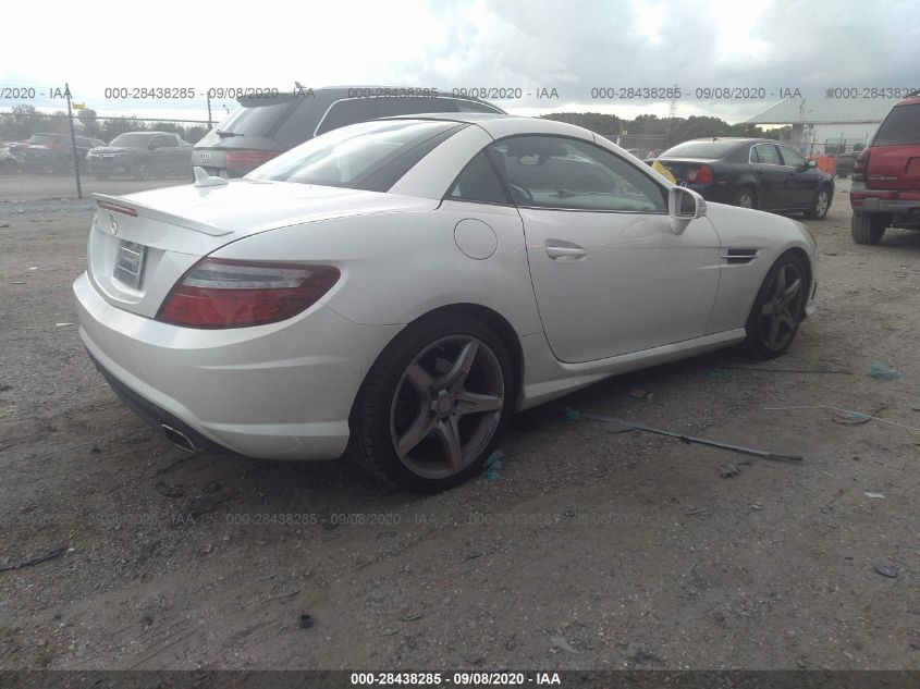 VIN WDDPK4HA9DF060395 2013 Mercedes-Benz SLK-Class,... no.4