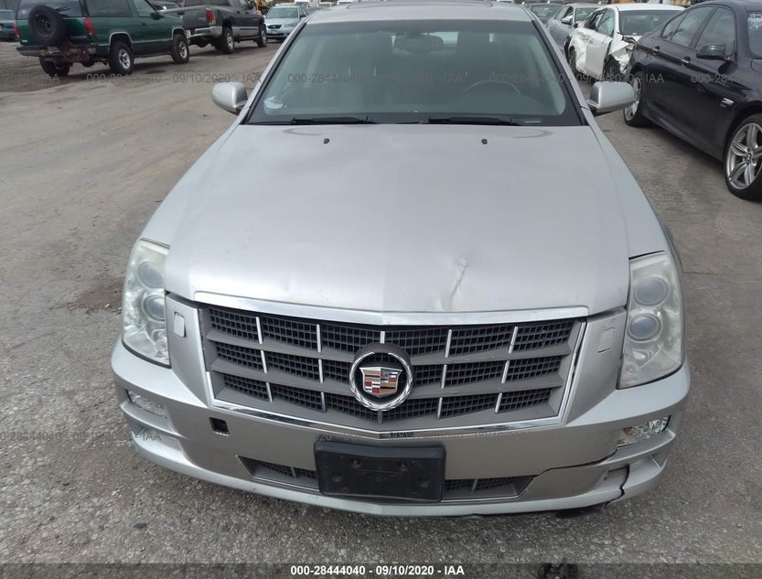 1G6DW67V180101499