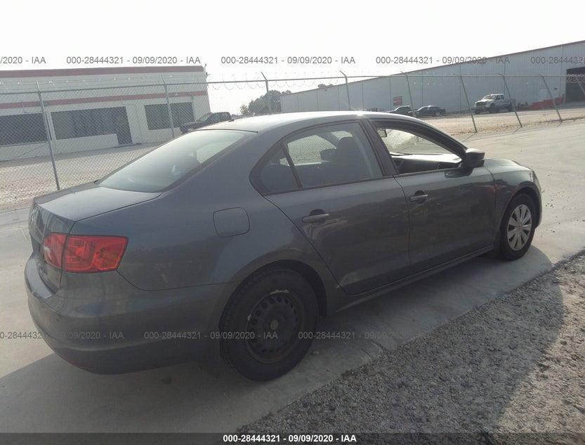 3VW2K7AJ7CM379581