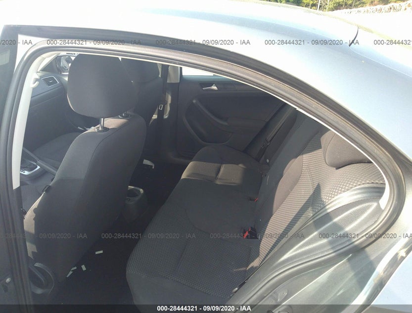 3VW2K7AJ7CM379581